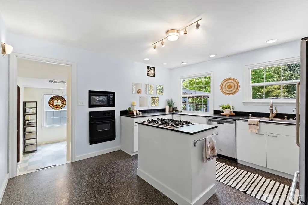 2709 Lynn Street Bellingham WA 98225
