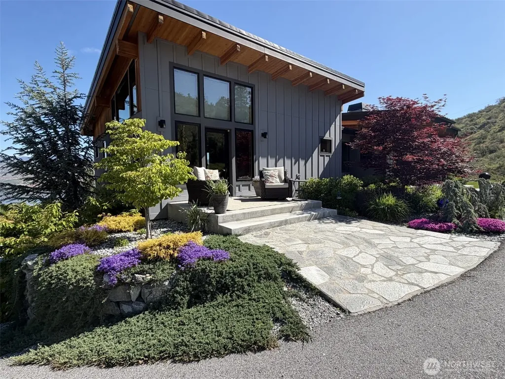 111 Hawks Meadow Road Chelan WA 98816