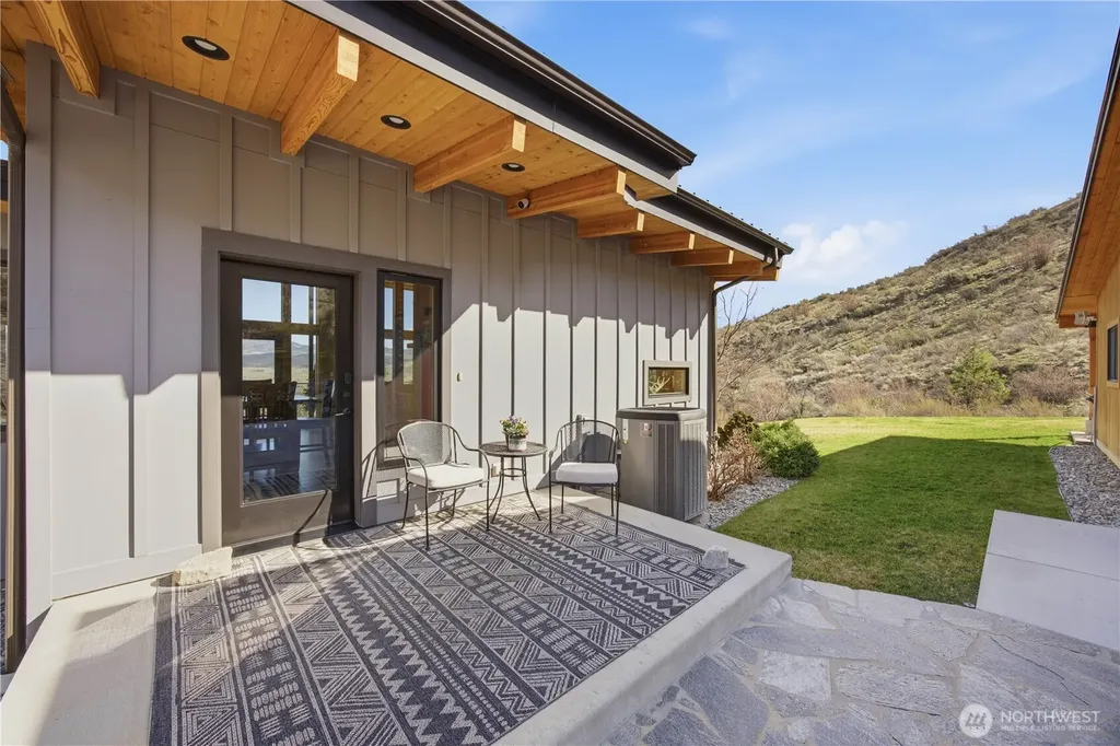 111 Hawks Meadow Road Chelan WA 98816