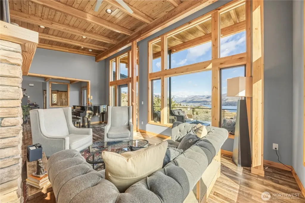 111 Hawks Meadow Road Chelan WA 98816