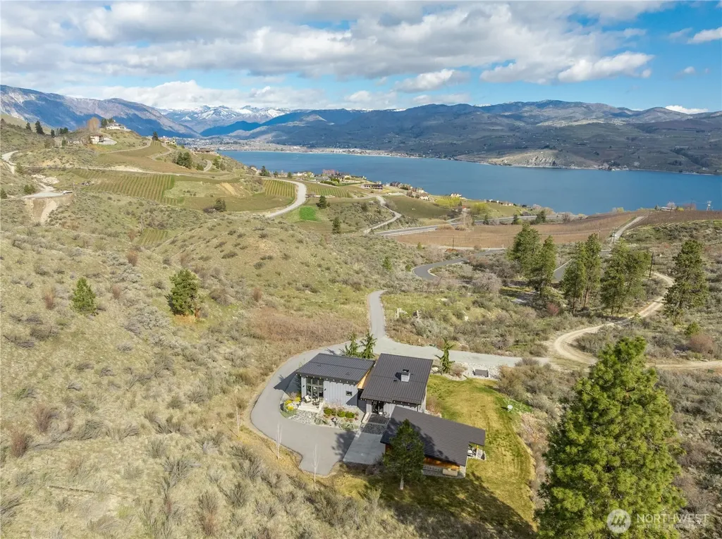 111 Hawks Meadow Road Chelan WA 98816