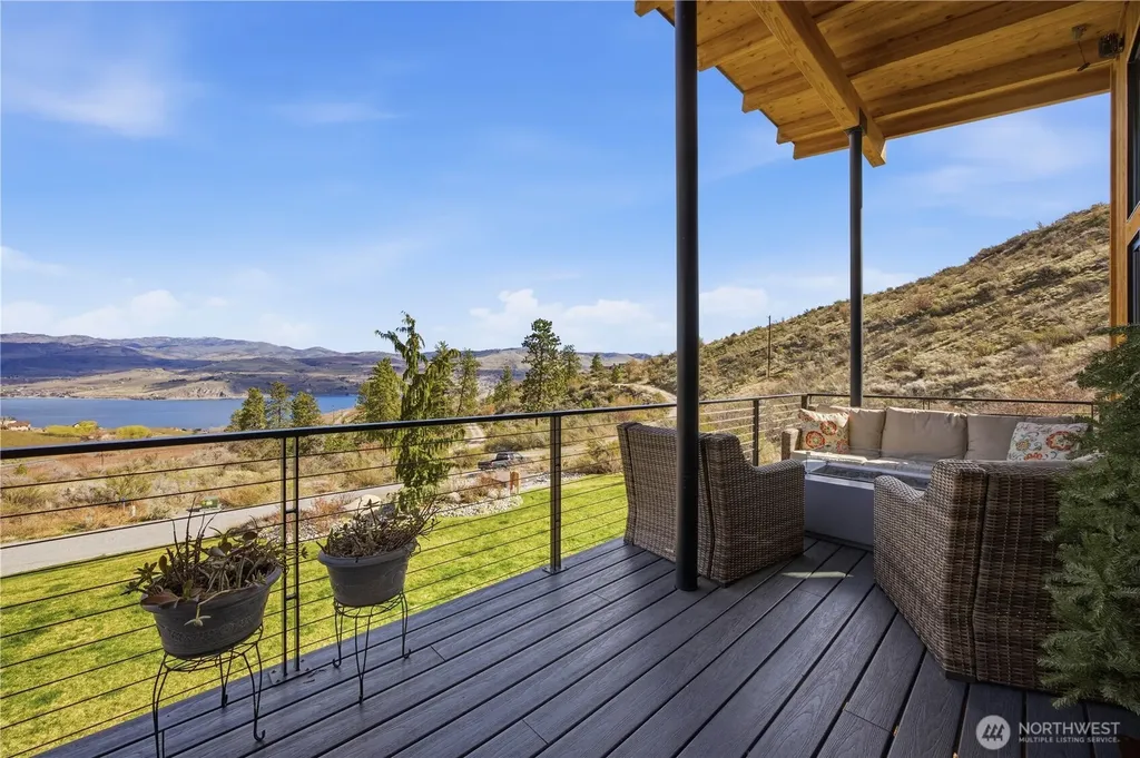 111 Hawks Meadow Road Chelan WA 98816