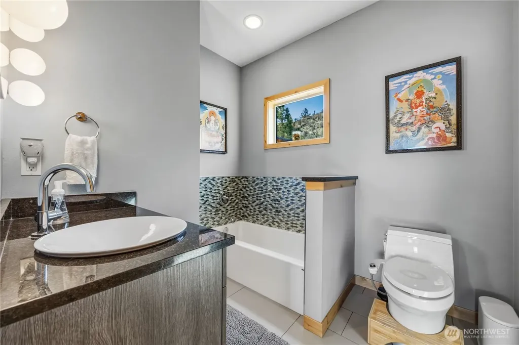 111 Hawks Meadow Road Chelan WA 98816