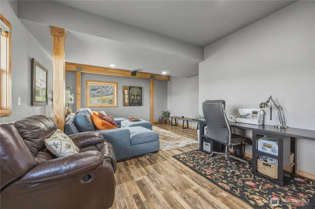 111 Hawks Meadow Road Chelan WA 98816