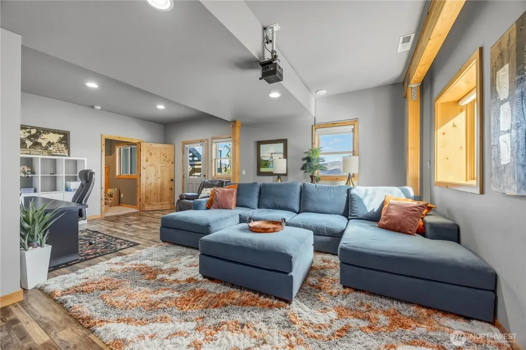111 Hawks Meadow Road Chelan WA 98816