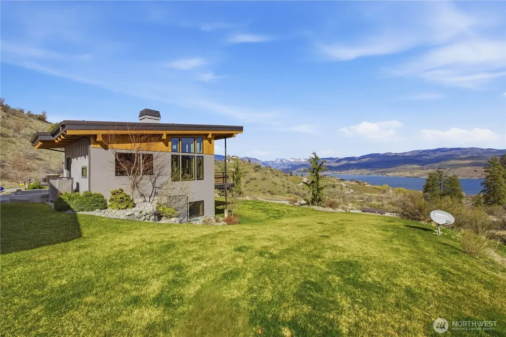 111 Hawks Meadow Road Chelan WA 98816