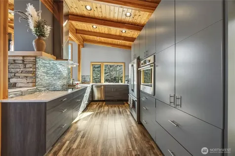 111 Hawks Meadow Road Chelan WA 98816