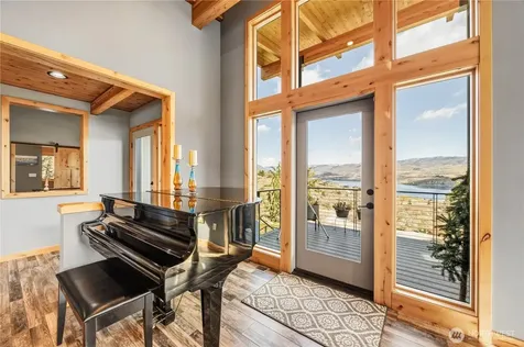 111 Hawks Meadow Road Chelan WA 98816