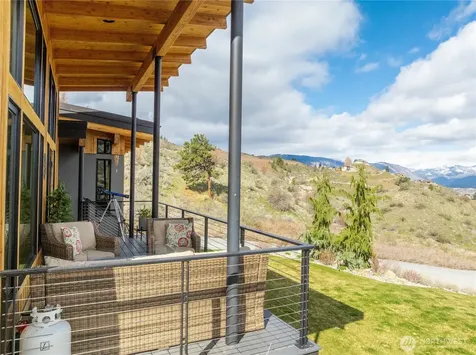 111 Hawks Meadow Road Chelan WA 98816