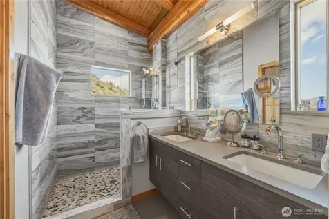 111 Hawks Meadow Road Chelan WA 98816