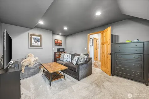 111 Hawks Meadow Road Chelan WA 98816