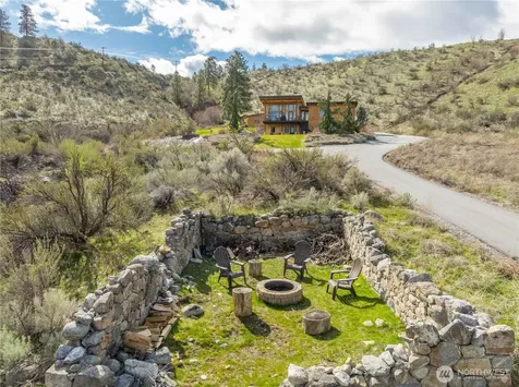 111 Hawks Meadow Road Chelan WA 98816