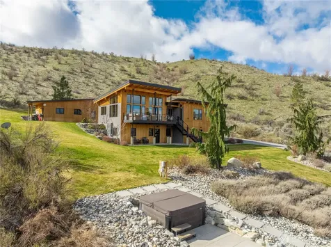 111 Hawks Meadow Road Chelan WA 98816
