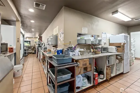 2911 Us Highway 12 Silver Creek WA 98585