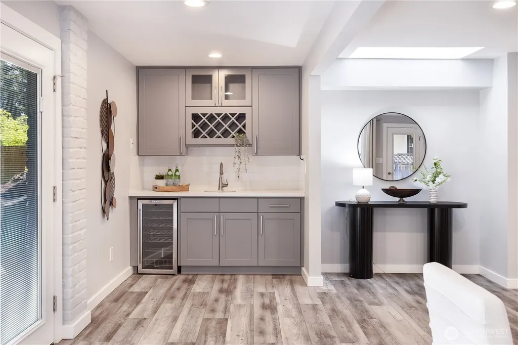 2412 160th Avenue NE Bellevue WA 98008
