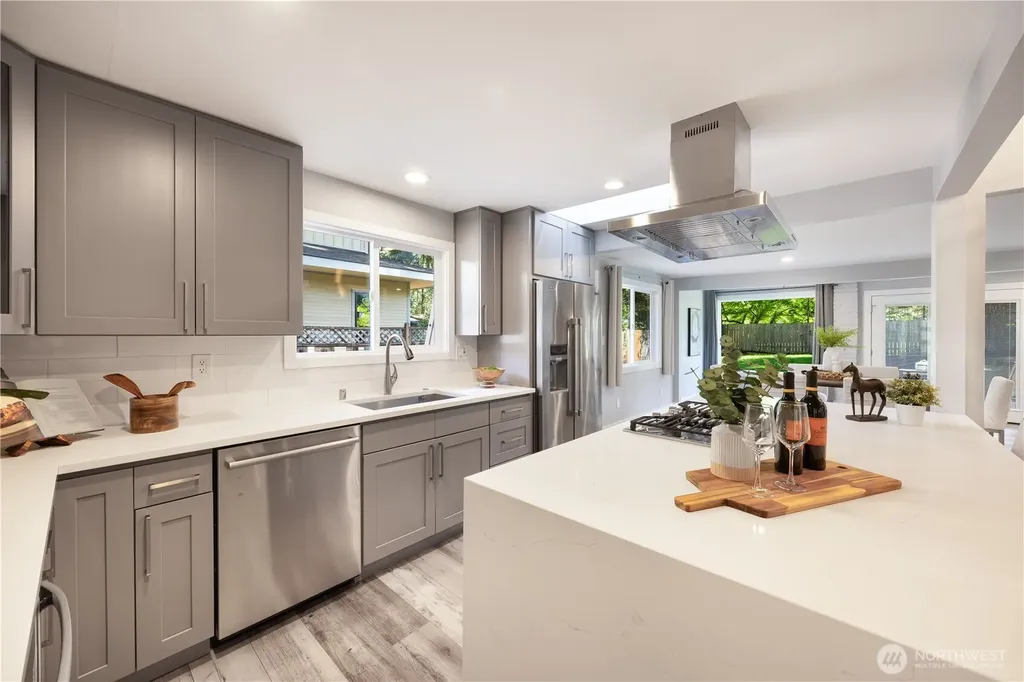 2412 160th Avenue NE Bellevue WA 98008