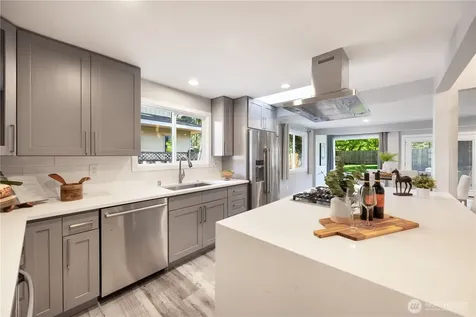 2412 160th Avenue NE Bellevue WA 98008
