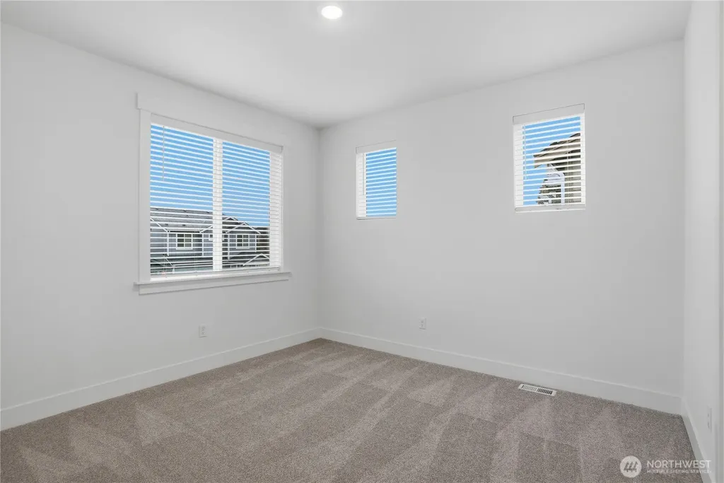 32106 Myrtle Avenue SE Black Diamond WA 98010