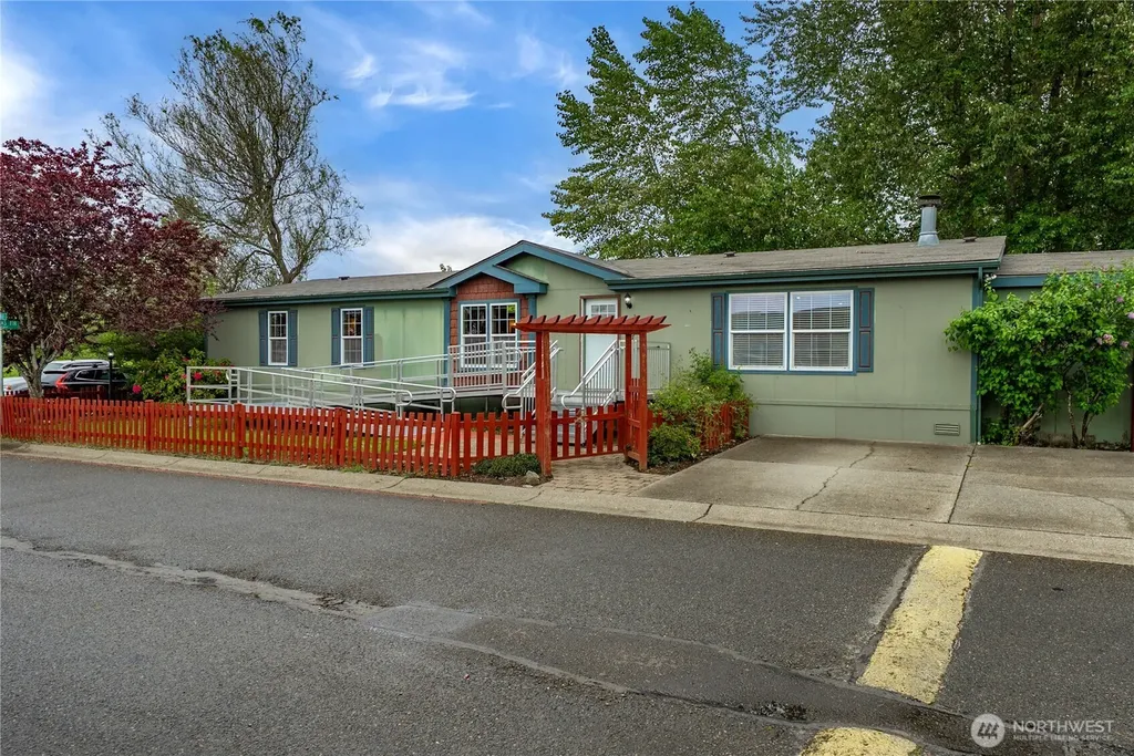 337 Redwood Street Enumclaw WA 98022