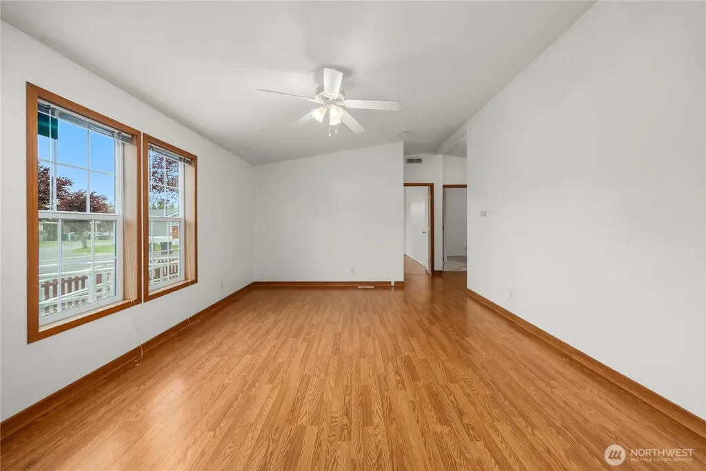 337 Redwood Street Enumclaw WA 98022
