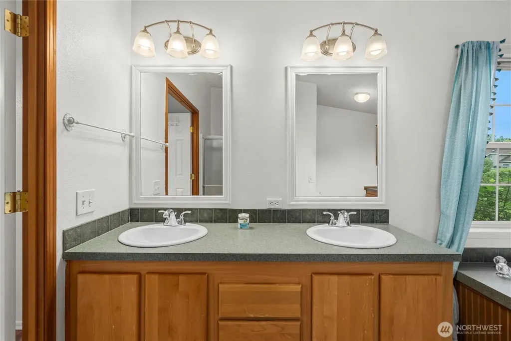 337 Redwood Street Enumclaw WA 98022