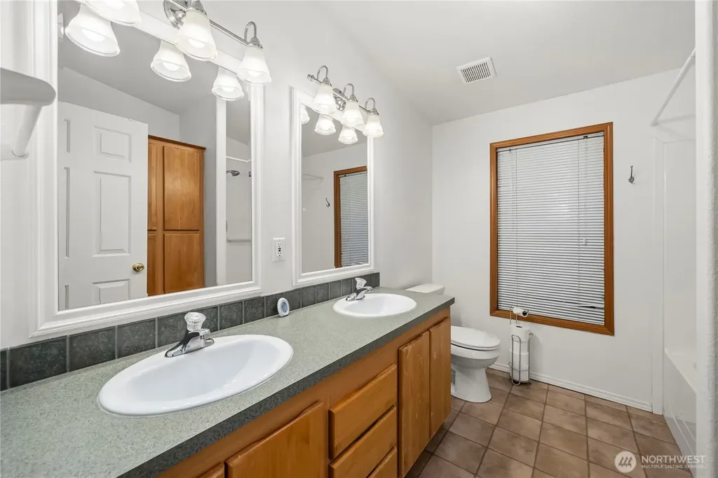 337 Redwood Street Enumclaw WA 98022