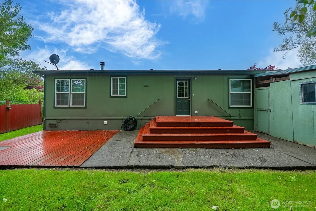 337 Redwood Street Enumclaw WA 98022