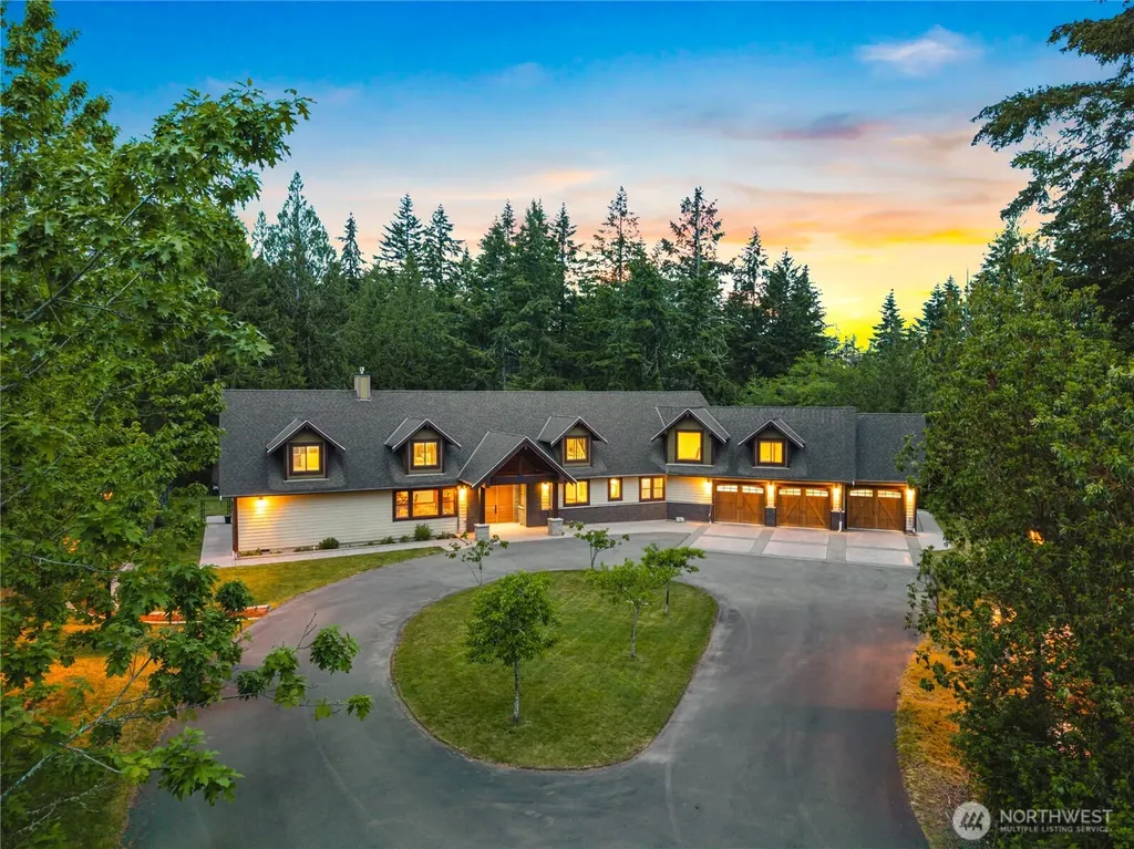 740 9th Avenue Fox Island WA 98333