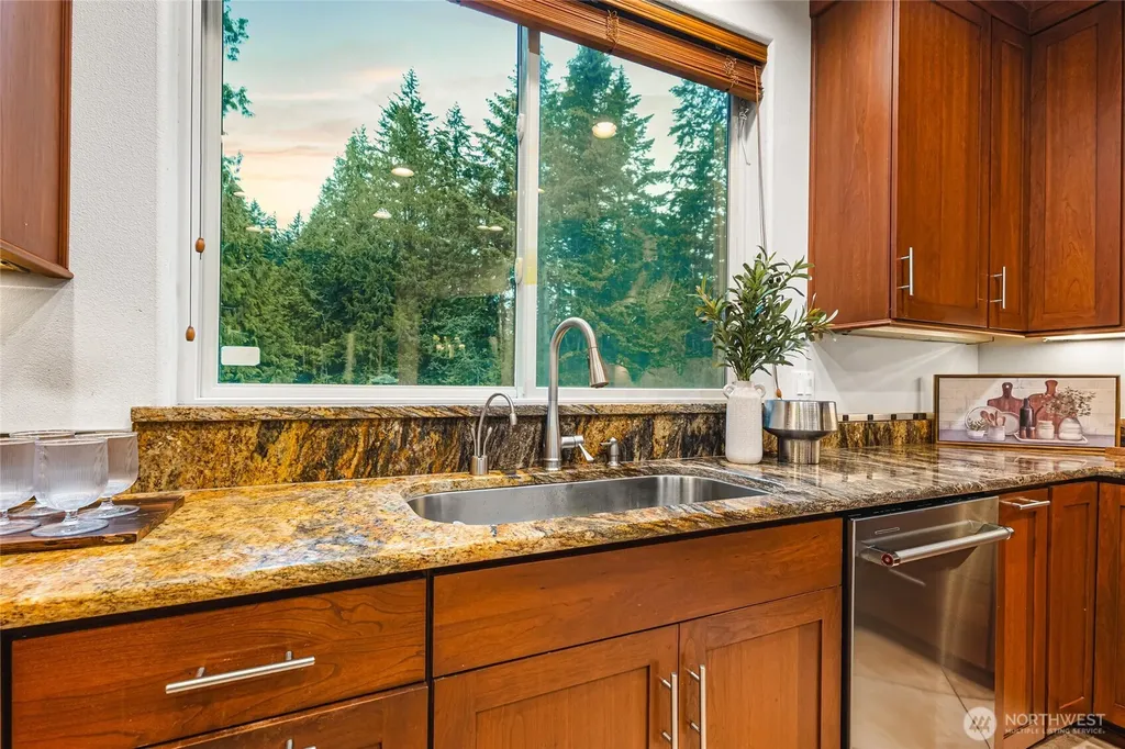 740 9th Avenue Fox Island WA 98333