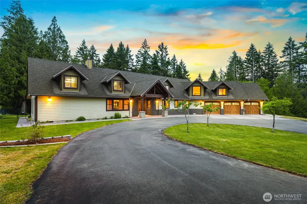 740 9th Avenue Fox Island WA 98333