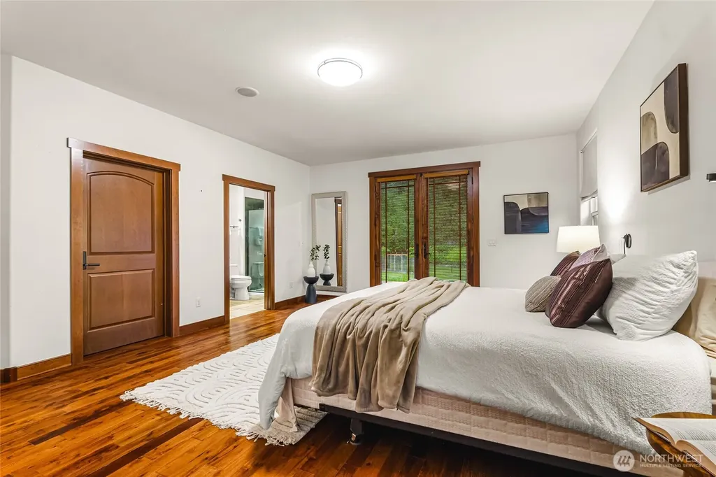 740 9th Avenue Fox Island WA 98333