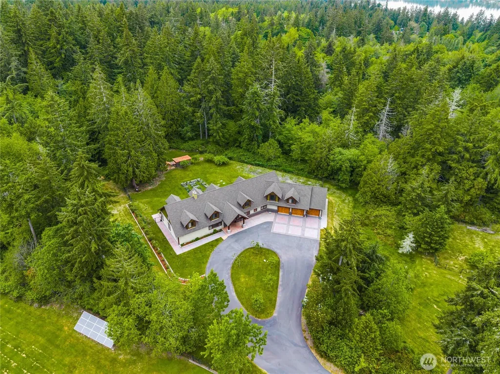 740 9th Avenue Fox Island WA 98333