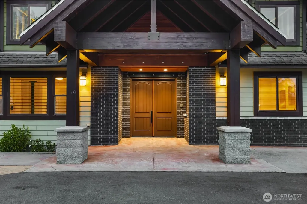740 9th Avenue Fox Island WA 98333