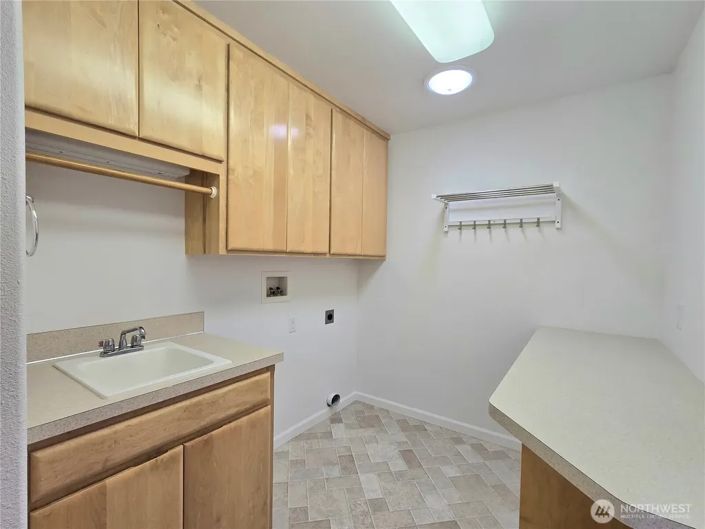 880 N Minstrel Road Sequim WA 98382