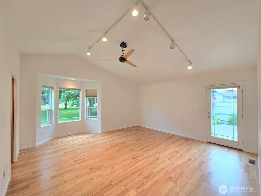 880 N Minstrel Road Sequim WA 98382