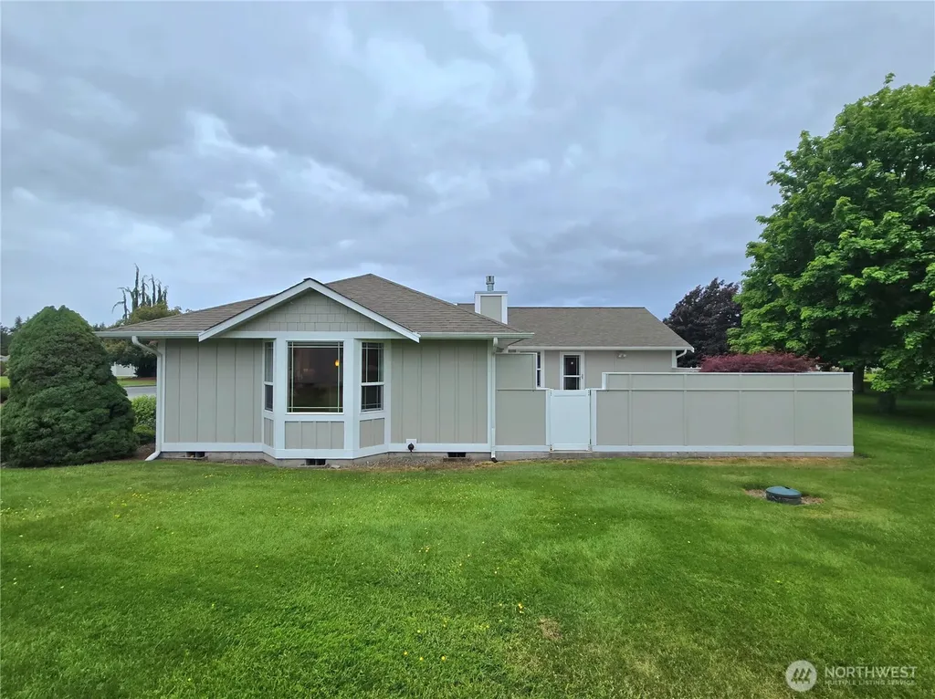880 N Minstrel Road Sequim WA 98382