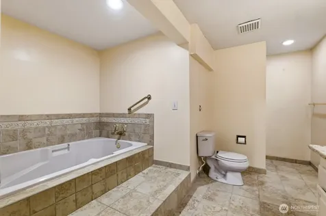 1520 Weathervane Drive Fircrest WA 98466