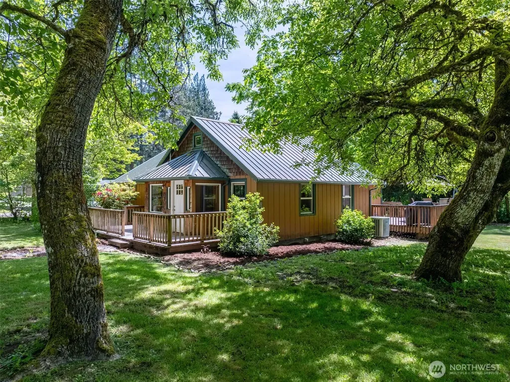 1364 Silverbrook Road Randle WA 98377