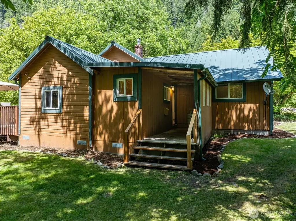 1364 Silverbrook Road Randle WA 98377
