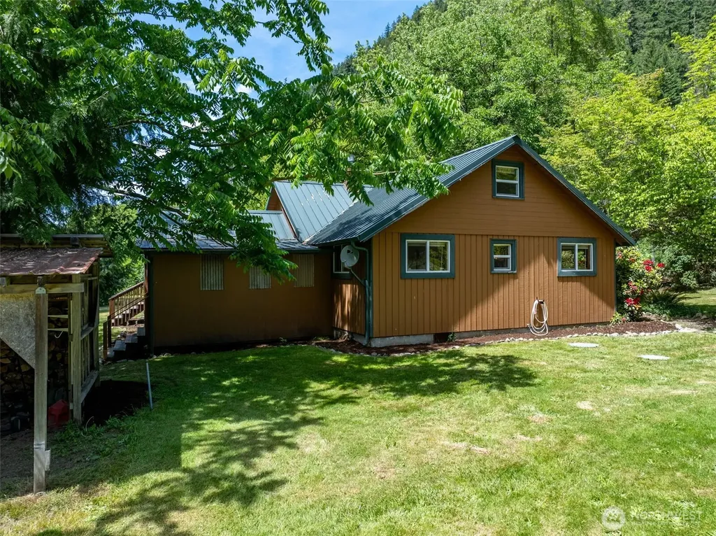 1364 Silverbrook Road Randle WA 98377