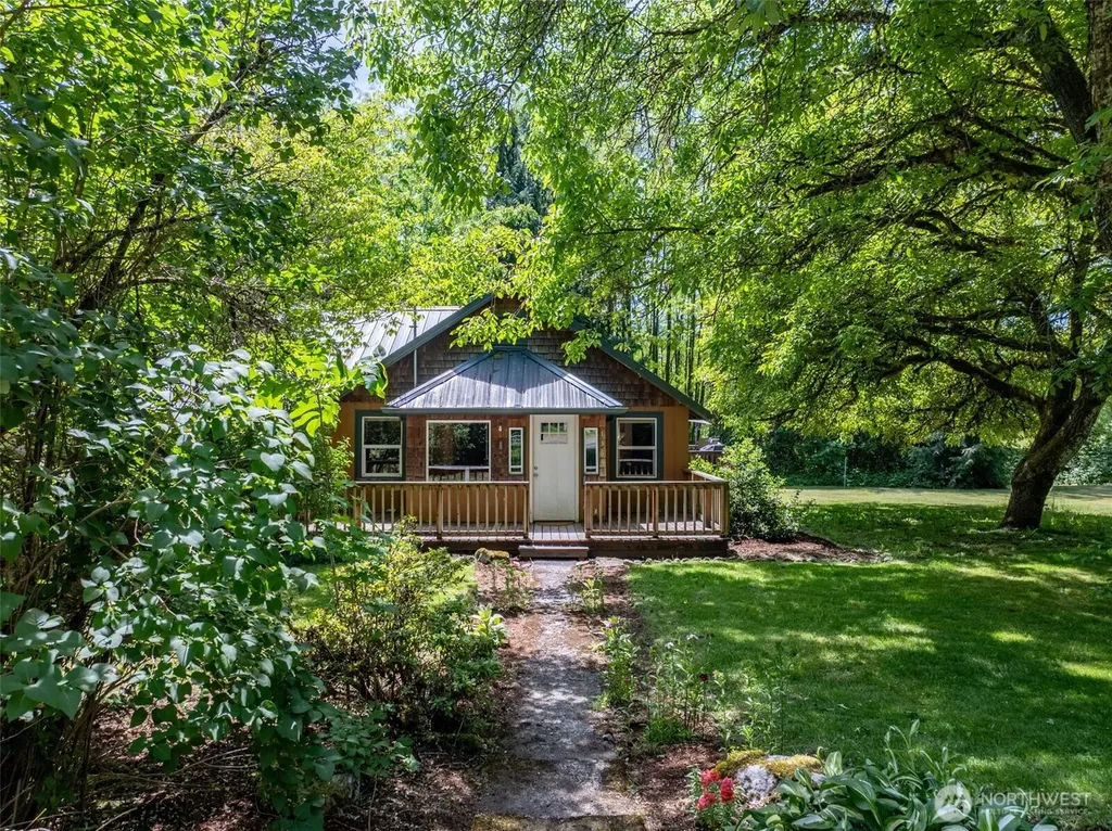 1364 Silverbrook Road Randle WA 98377