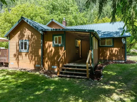 1364 Silverbrook Road Randle WA 98377