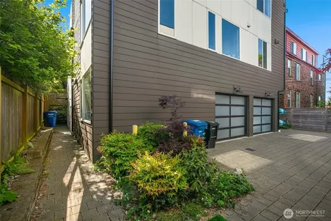 2127 2nd Avenue N Seattle WA 98109