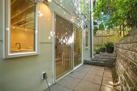 2127 2nd Avenue N Seattle WA 98109