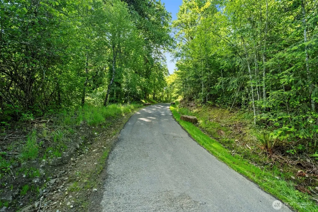 110 N Burke Road Woodland WA 98674