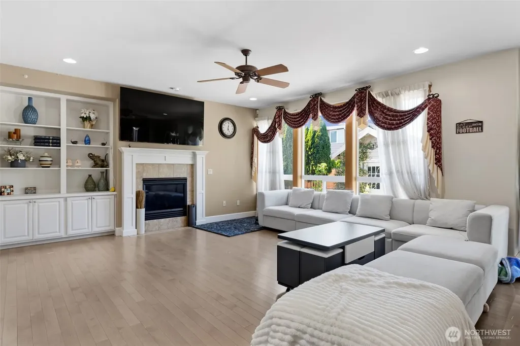 2401 12th Avenue NW Puyallup WA 98371