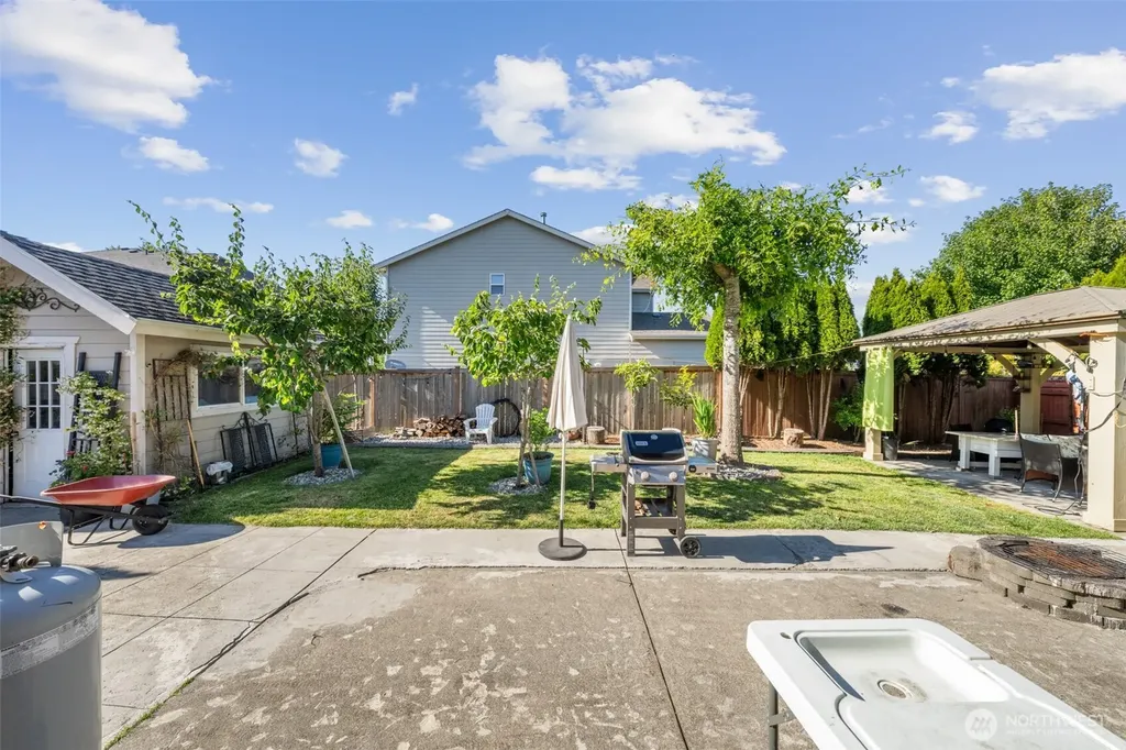 2401 12th Avenue NW Puyallup WA 98371