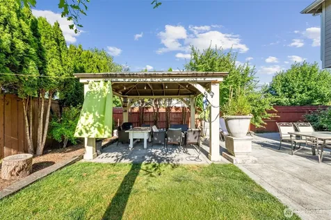 2401 12th Avenue NW Puyallup WA 98371