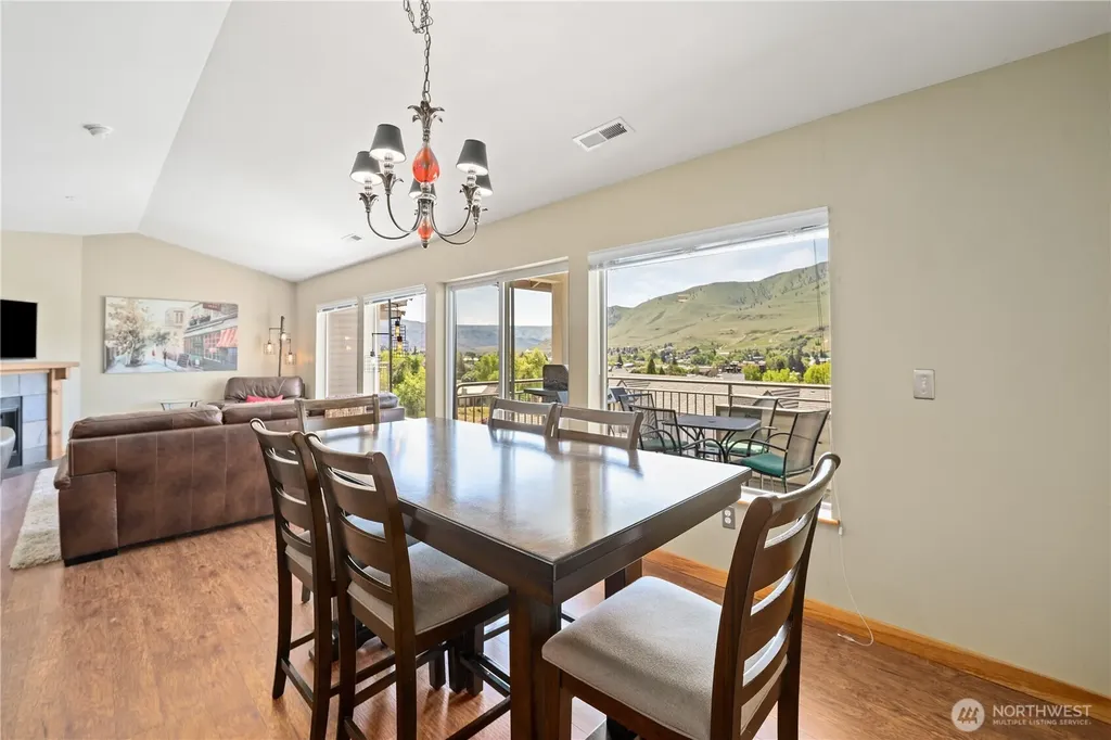 808 W Manson Highway Chelan WA 98816
