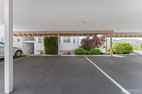 808 W Manson Highway Chelan WA 98816
